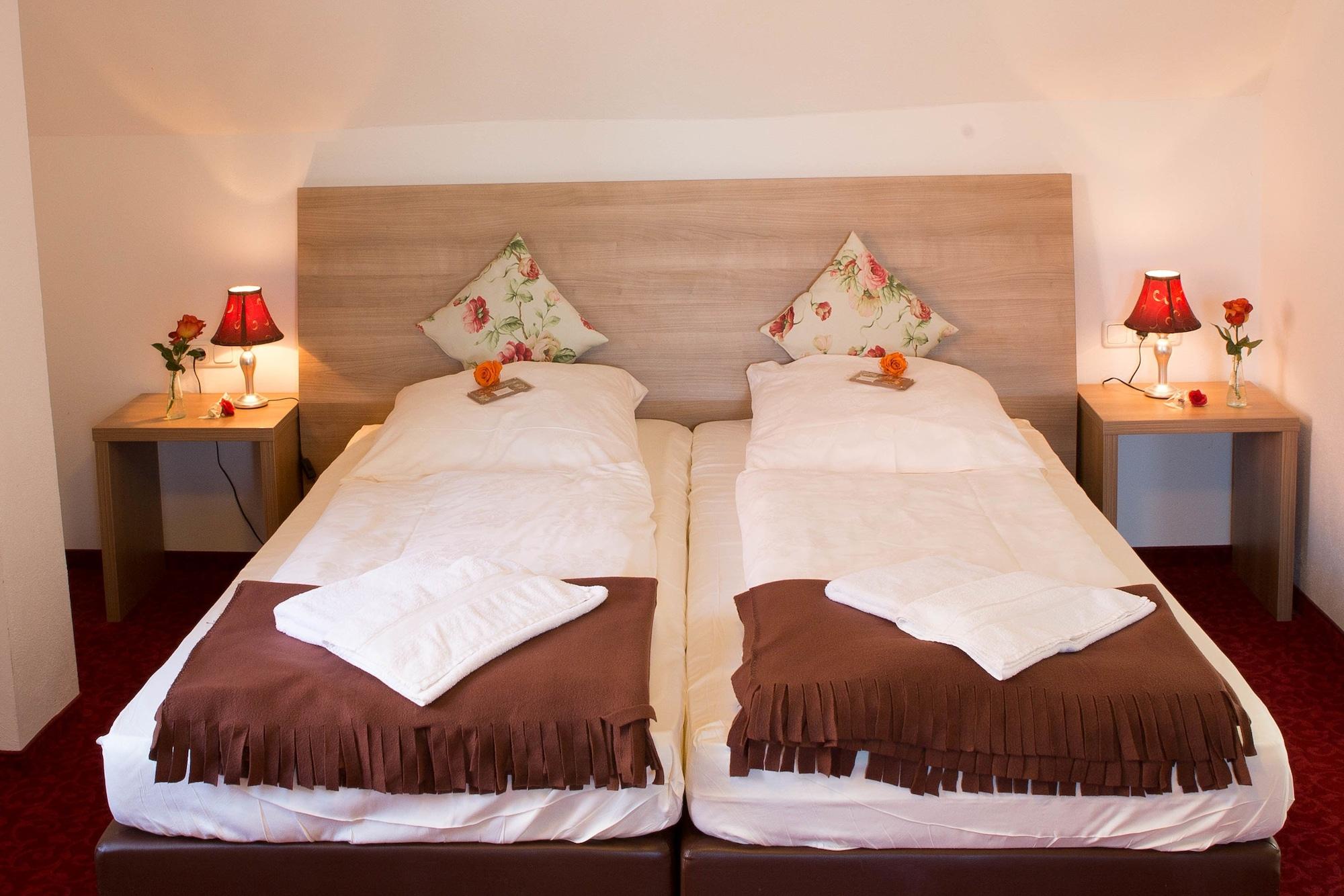 Boutiquehotel Goldene Rose - Self-Check-In Ротенбург-на-Таубере Экстерьер фото